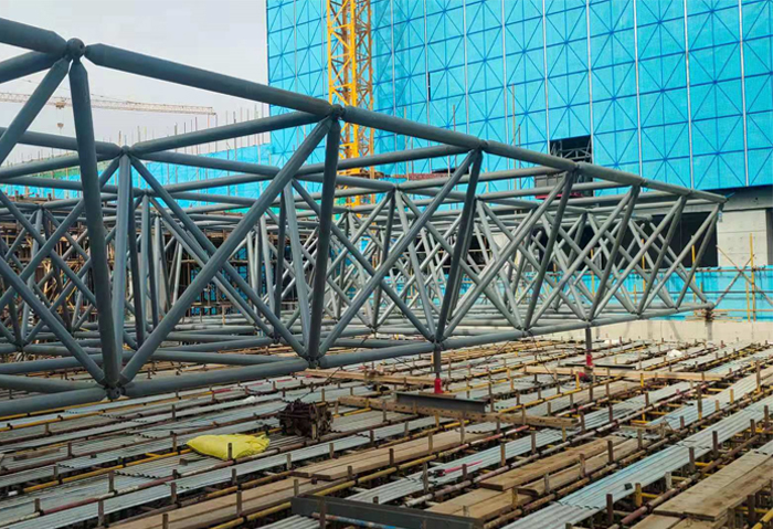 黄冈高铁东总部基地2号楼网架